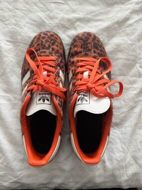 Adidas Sambas 🐆 🧡 W9